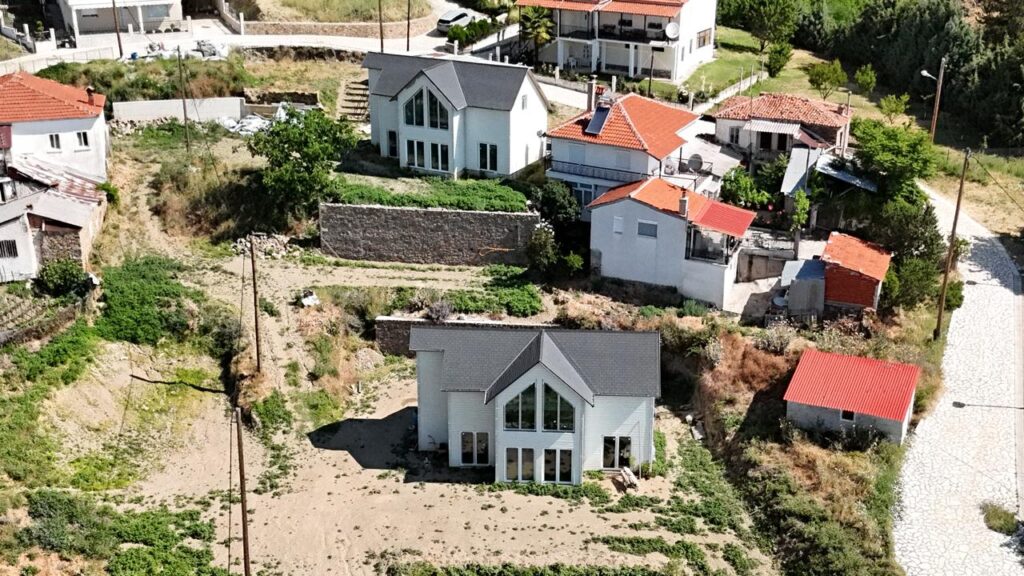wooden house kastoria greece 2