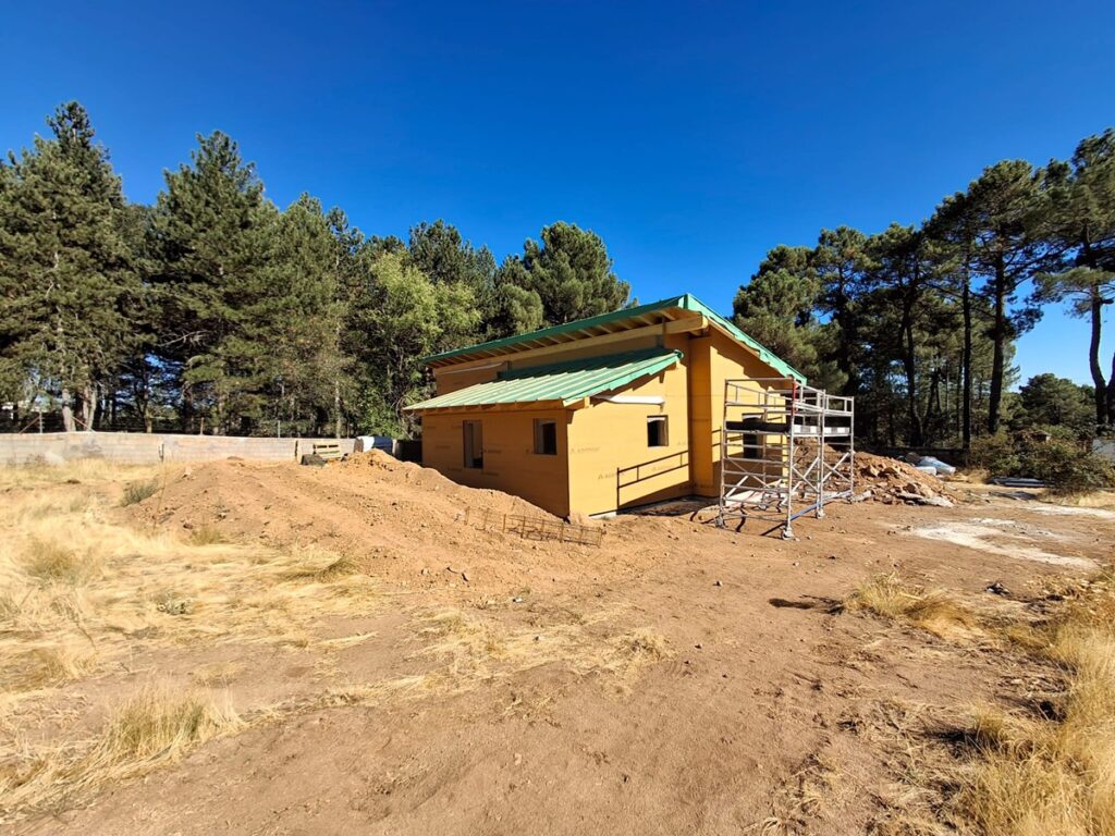 casa prefabricada unifamiliar spain navalperal de pinares 01